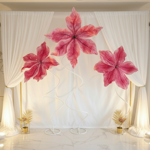 mur-de-fleurs-roses-avec-voilages-en-compl-ment.png